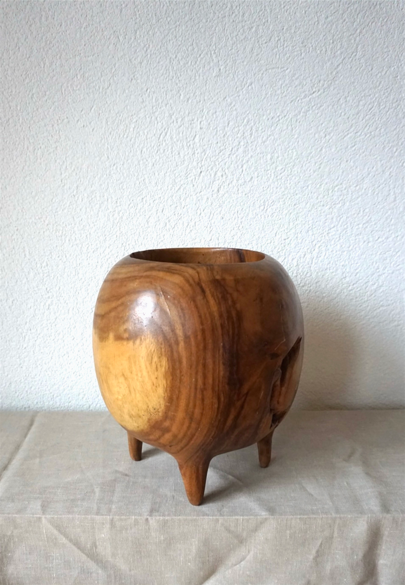 WOODEN POT