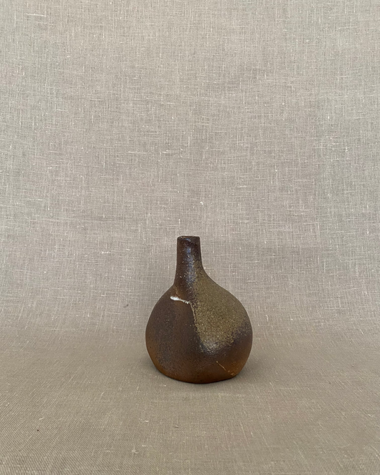 BULB-SHAPED VASE