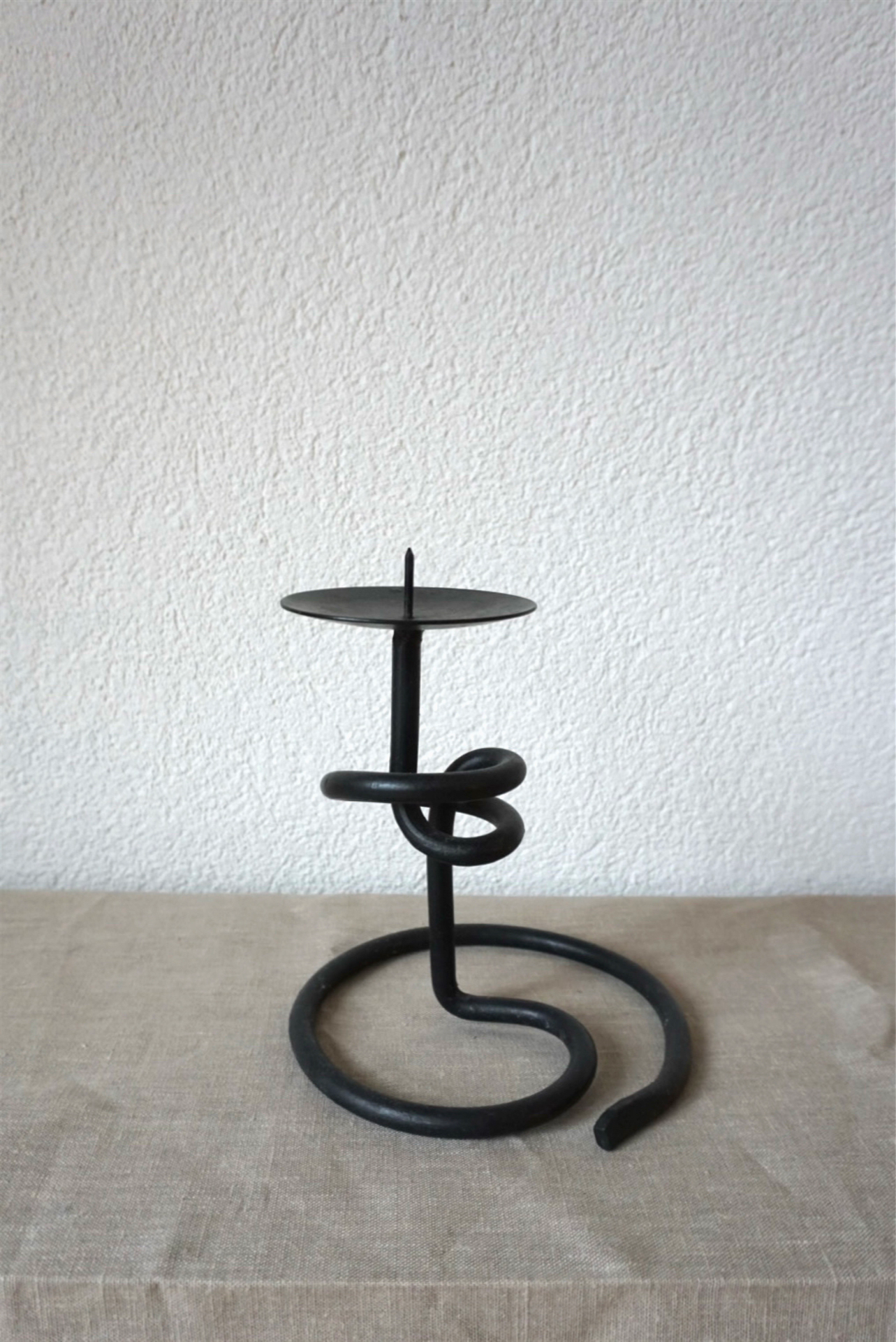 KNOTTED CANDLE HOLDER