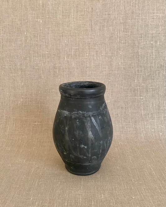 MATTE BLACK VASE
